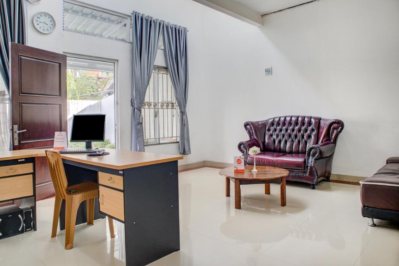 Oyo 3690 Wisma Yani Syariah Padang (Sumatra) Exterior foto