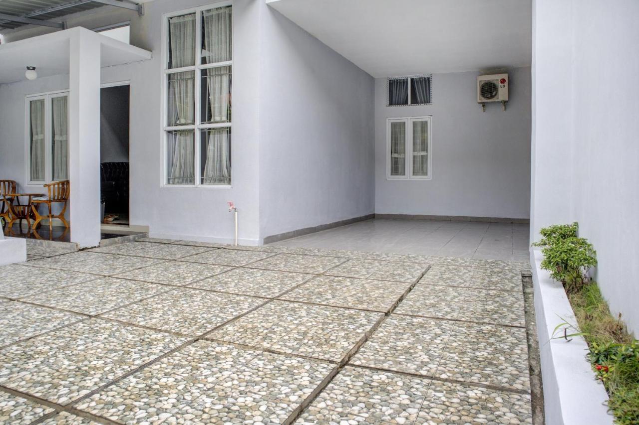 Oyo 3690 Wisma Yani Syariah Padang (Sumatra) Exterior foto